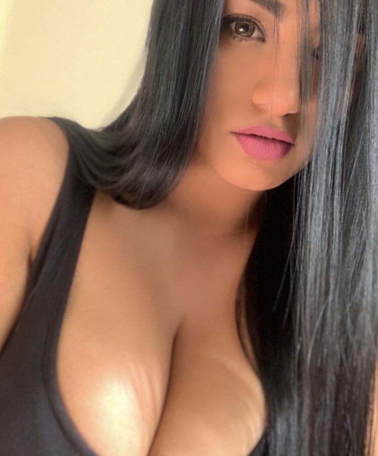 Valeria.Glossy beauty Latina CGN