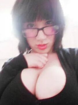 Gio otaku de grandes tetas