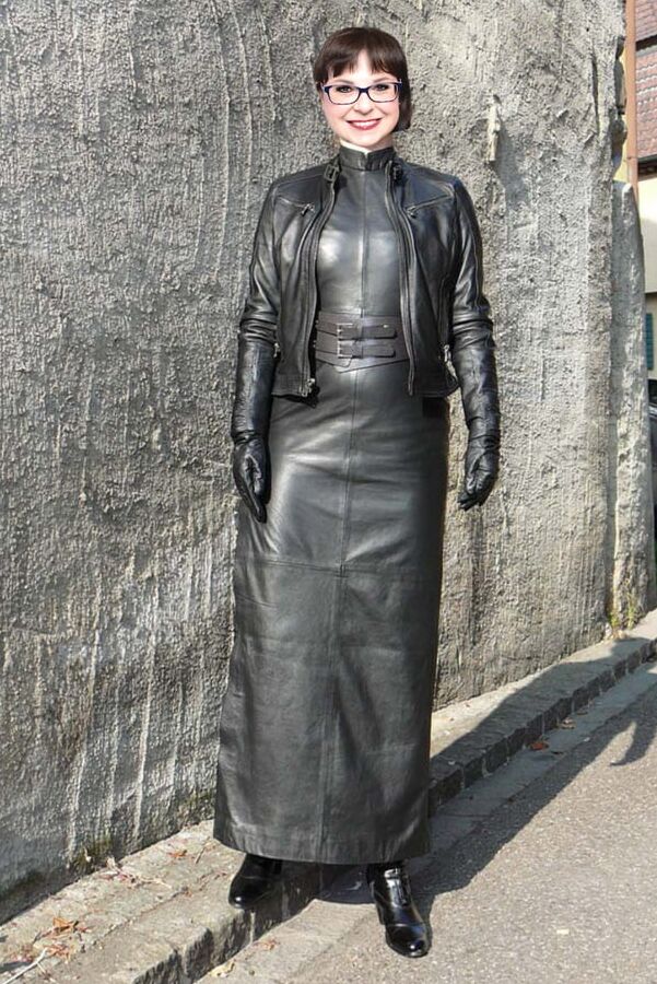 Fotzen in Fetisch Outfits