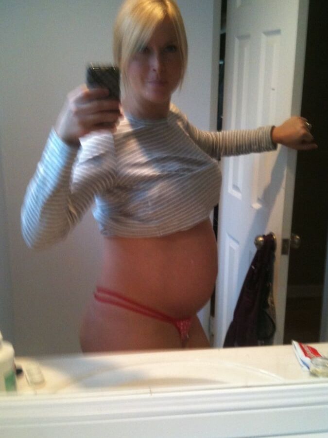 Super hot amateur pregnant blonde just wow