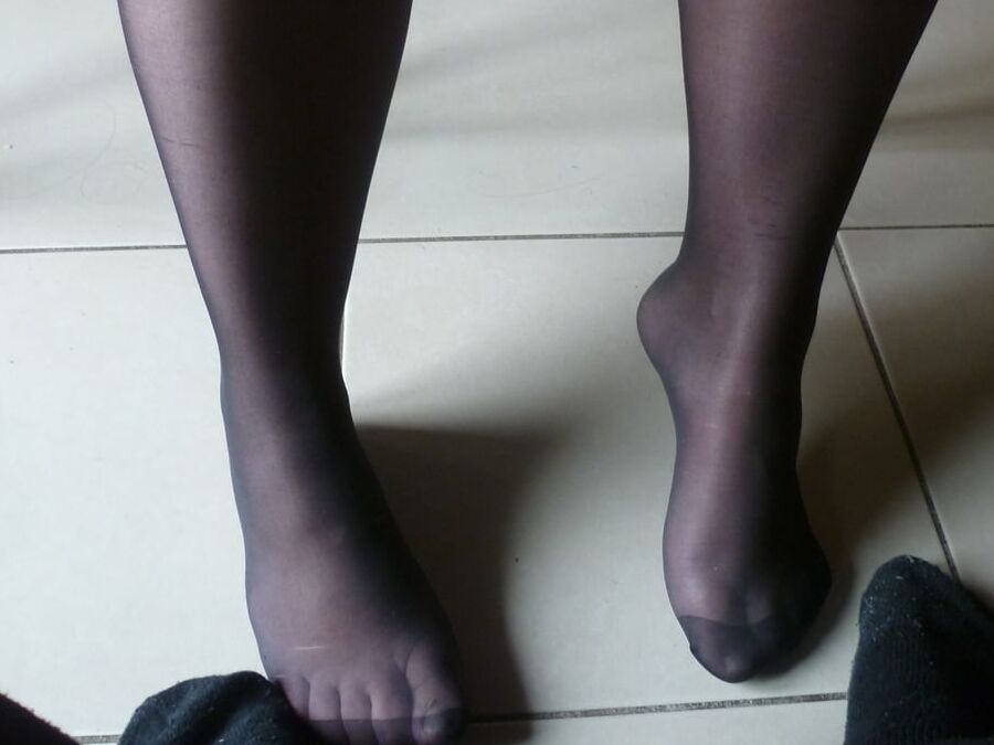 les pieds de ma salope en dim up noirs