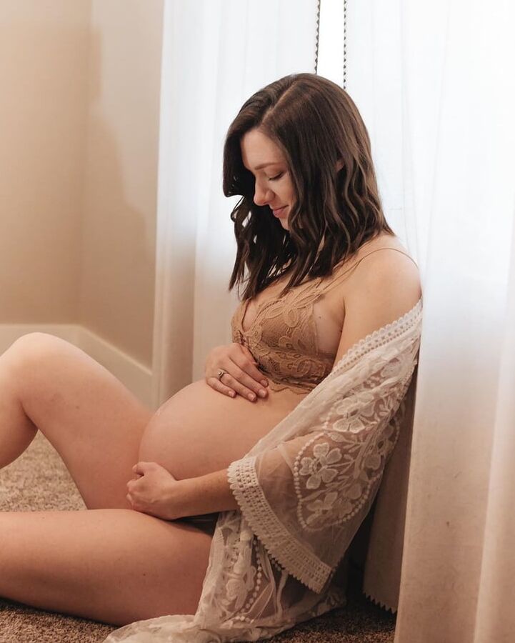 Sexy Pregnant Girls