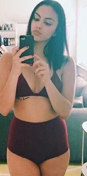 Camila Mendes