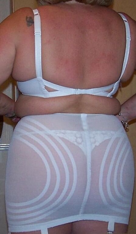 some sexy curvy ladies