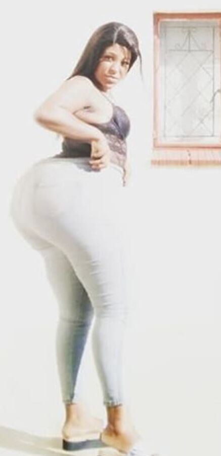 Huge booty slim thick pear Thandazzy