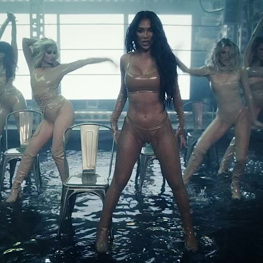Nicole Scherzinger PCD &;React&; ()