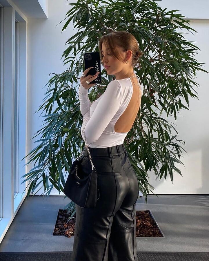 Backless Selfies