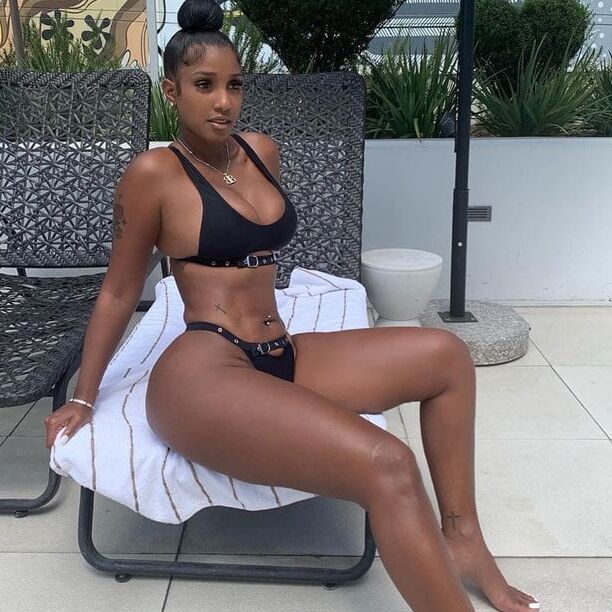 Black Women: Bikini&;s