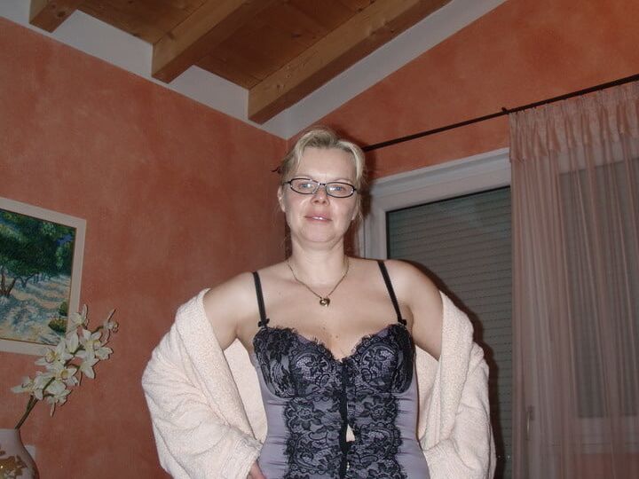 Veronique, blonde milf from Belgium