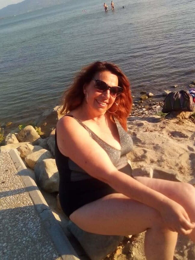 Real granny Housewife by the sea