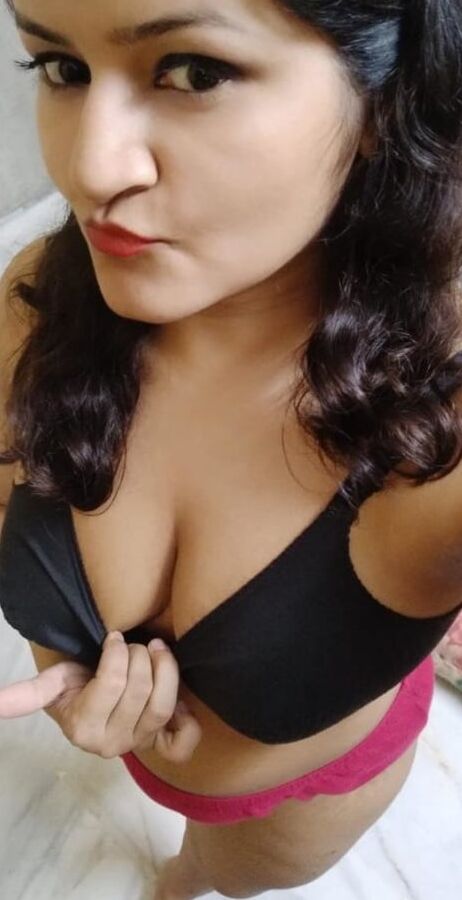 posting pak girl nudes soon , ex indian model