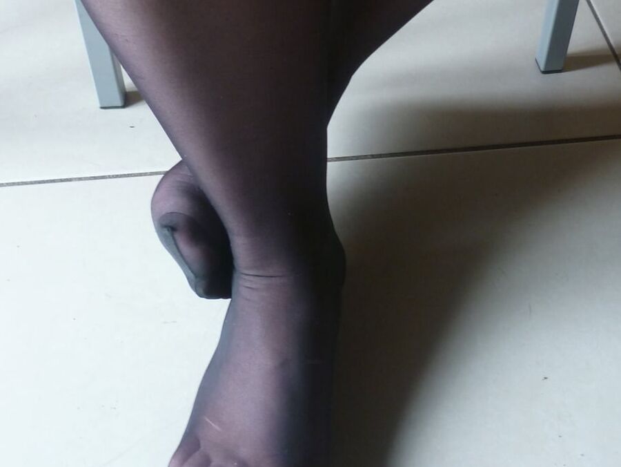 les pieds de ma salope en dim up noirs