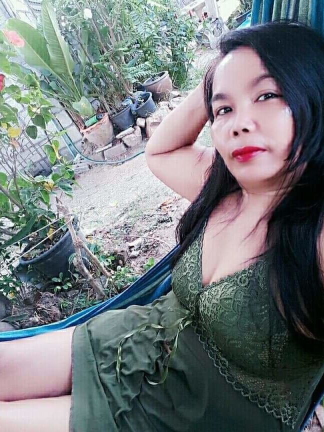 Ibu memakai baju tidur sexy