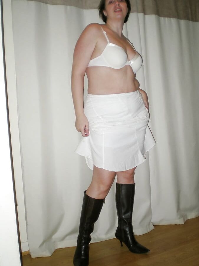 Expose Web slut Holly Harris