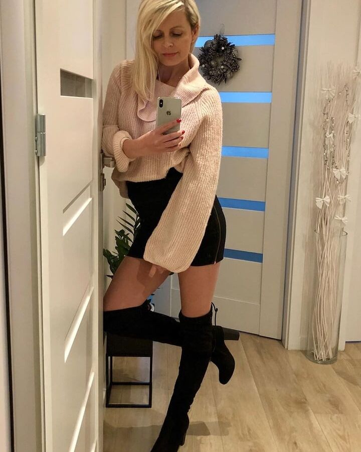 My hot amateur Neighborwife makes selfies in nylon