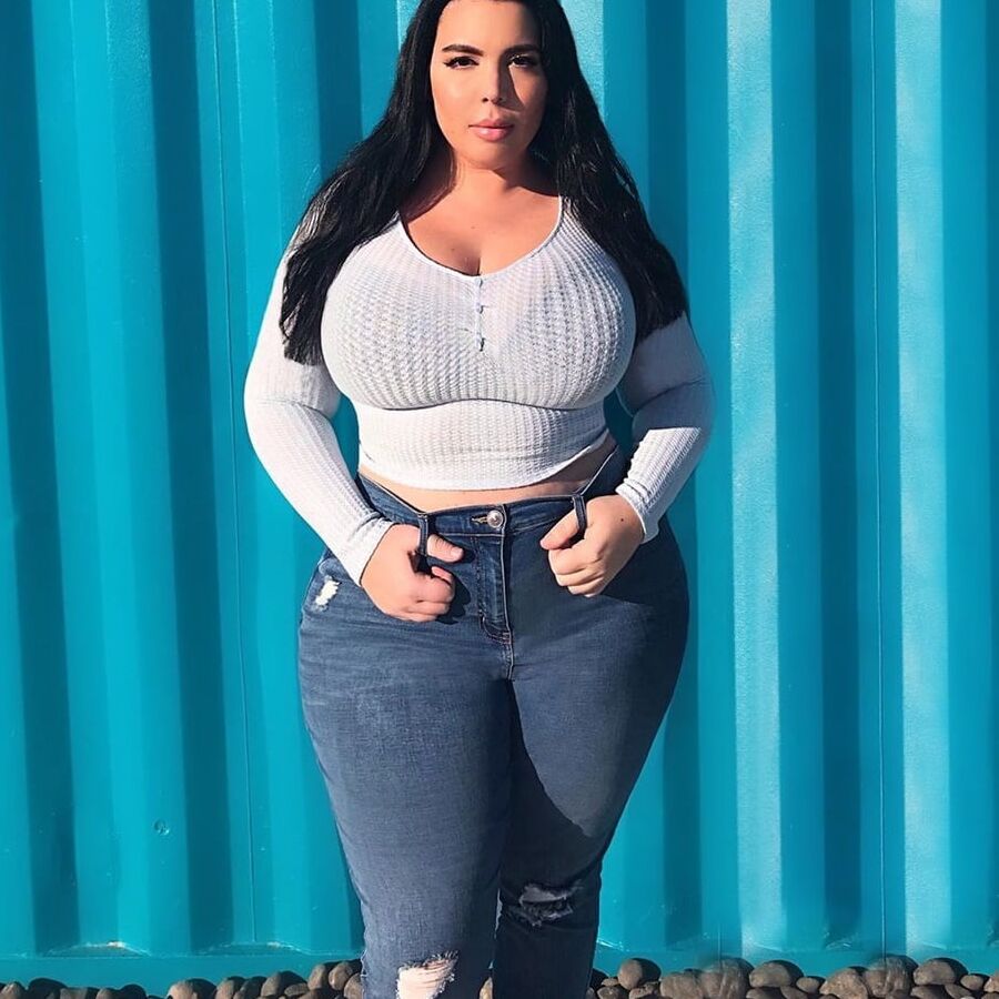 Curvy Girls and damn hot Asses