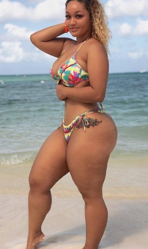 Black Women: Bikini&;s