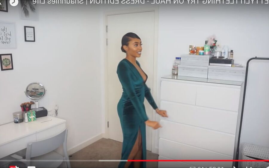 Shaunnie&;s Life Shaunnie_xoxo Youtuber Instagram Nip Slip