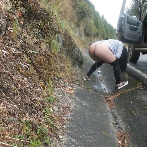 Outdoor peeing