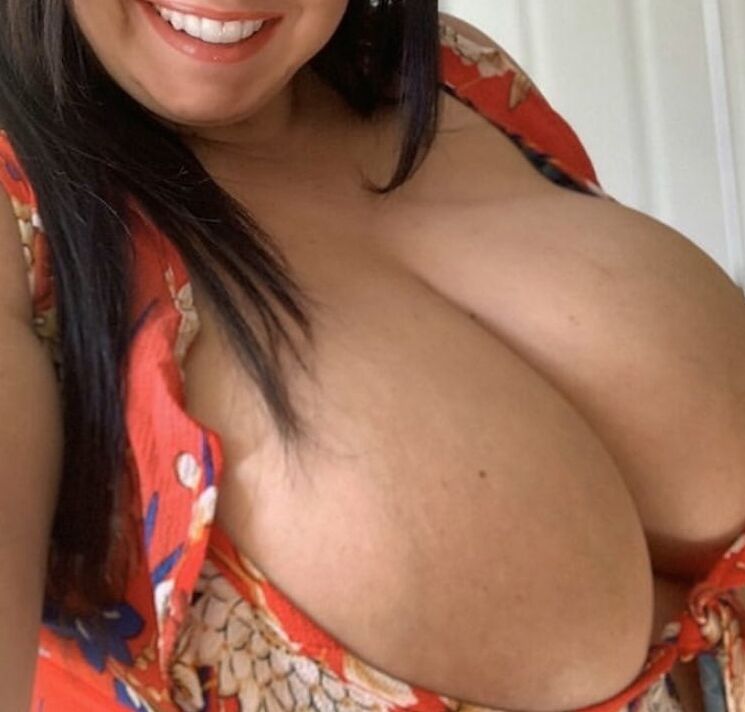 BBW - TITS TO XPLORE