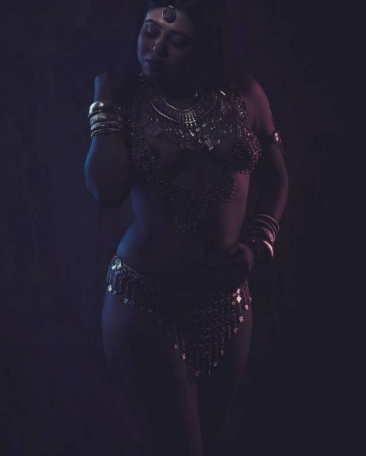 BENGALI MODEL JHILIK