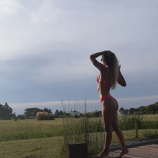 Pendeja cheta calienta pijas (Parte )