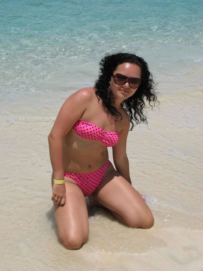 Brunette Wife in Vacancy