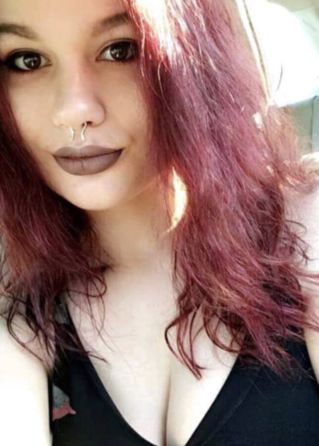Thes lips should be around my cock