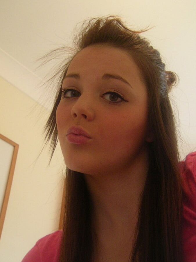 brune bien excitante