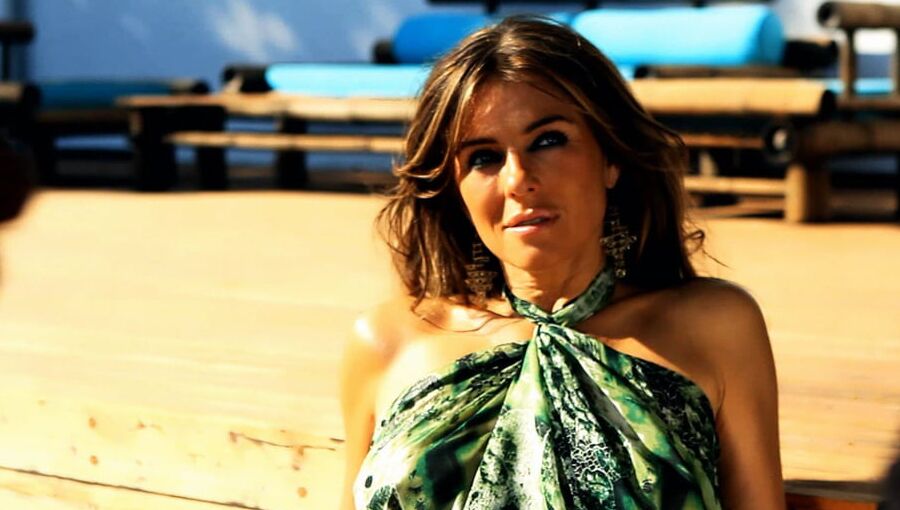 Celebrity Boobs - Elizabeth Hurley