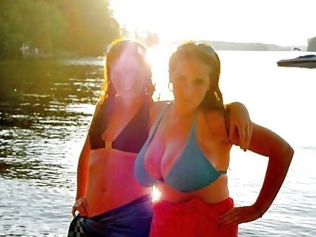 BoobsBikini