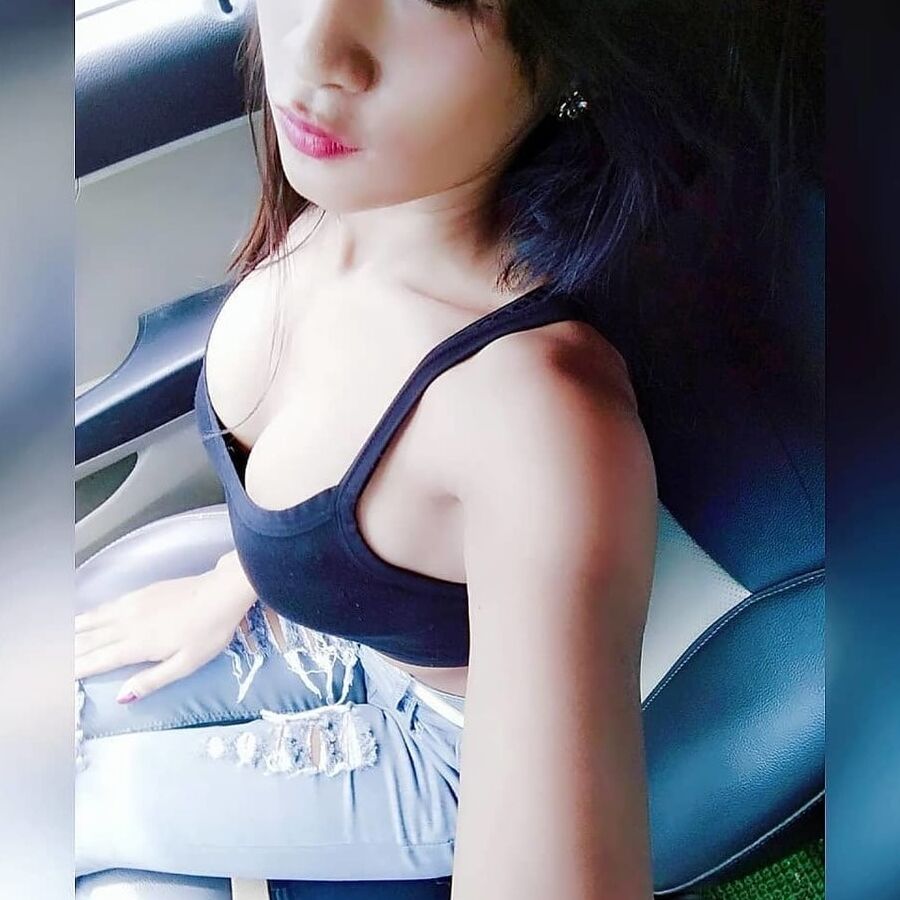 BENGALI GLAMOROUS BABE