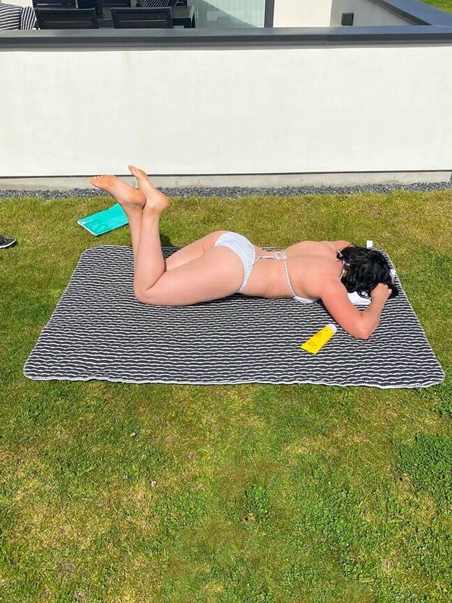 show my body to the sun