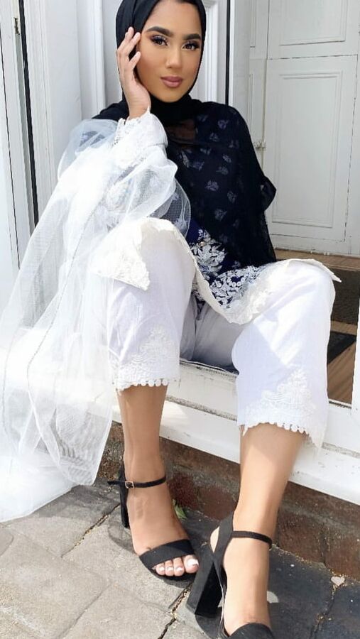 paki feet