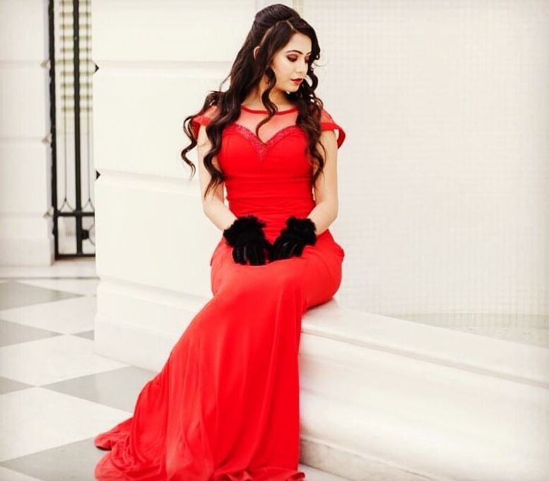 HOT &amp; SEXY DESI GIRLS