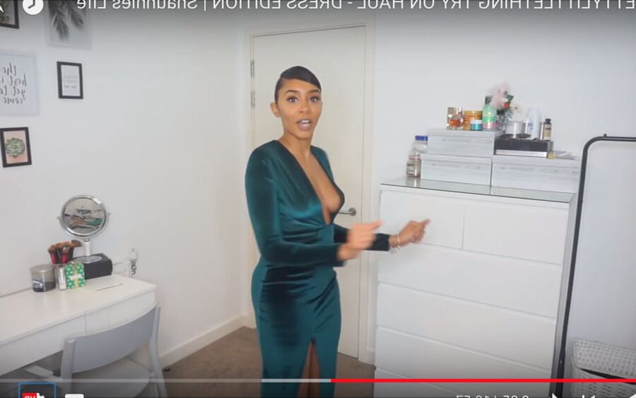 Shaunnie&;s Life Shaunnie_xoxo Youtuber Instagram Nip Slip