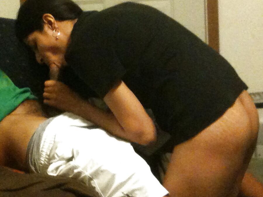 Desi NRI couple outdoor flashing ()