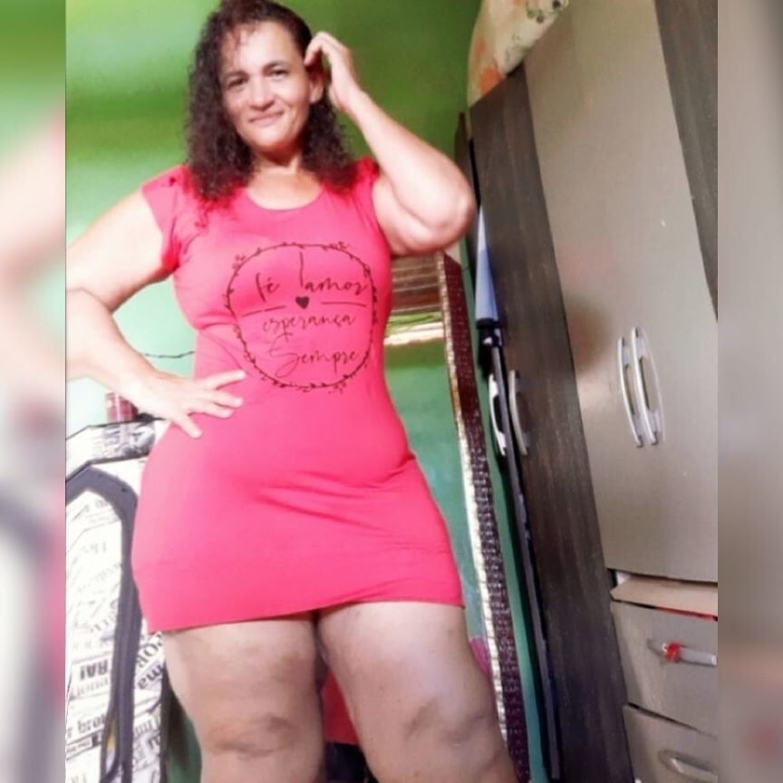 ROSI FARIAS CULONA PIERNAS HERMOSA MADURA ASS MATURE