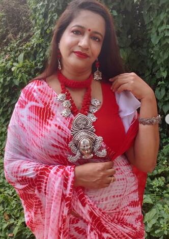 Desi indian mature saree