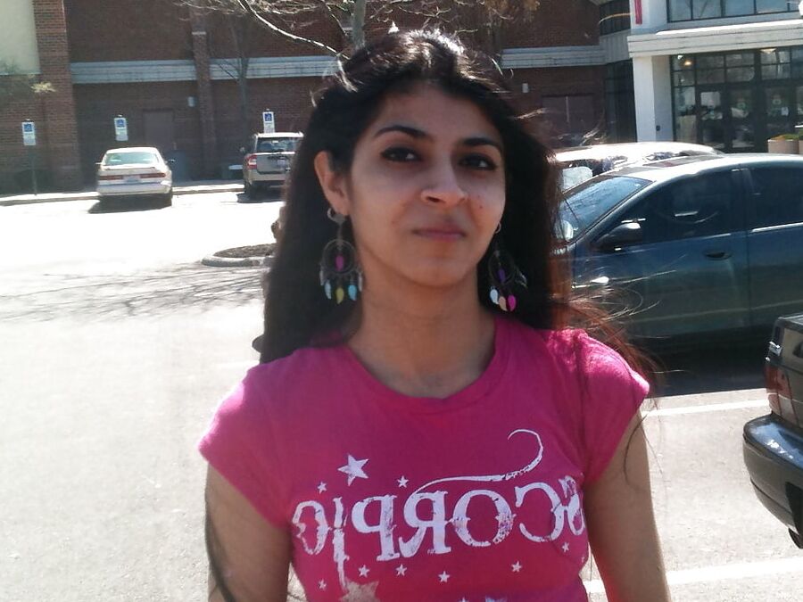 Desi NRI couple outdoor flashing ()