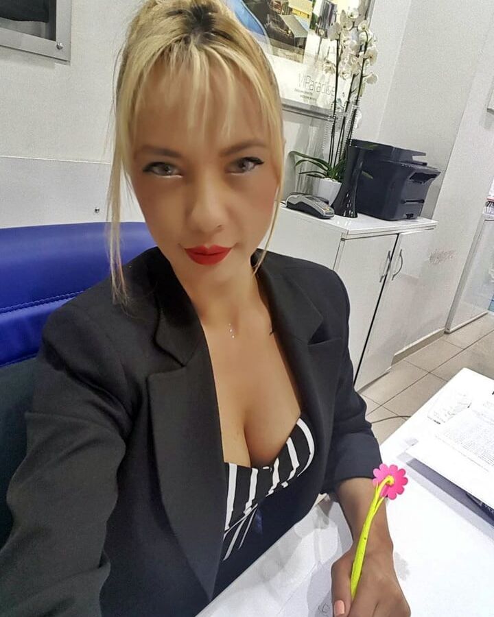 Turkish delight milf blonde no nude dress skirt curvy hot