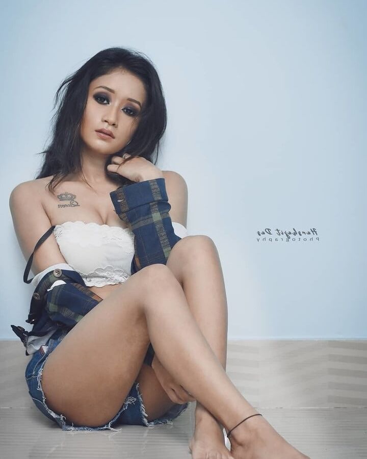 BENGALI GLAMOROUS BABE