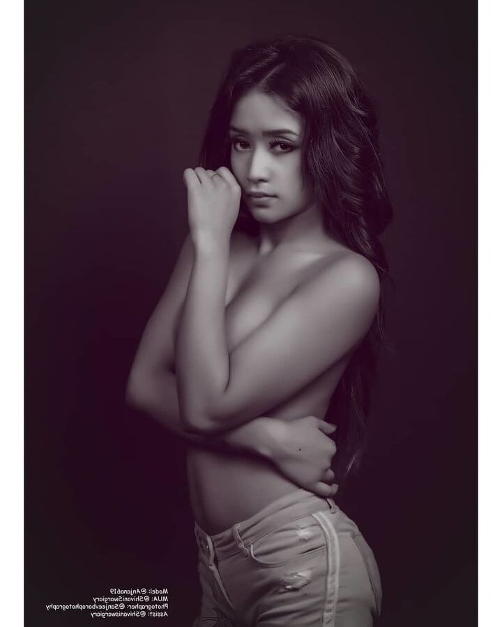 BENGALI GLAMOROUS BABE