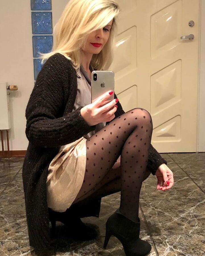 My hot amateur Neighborwife makes selfies in nylon