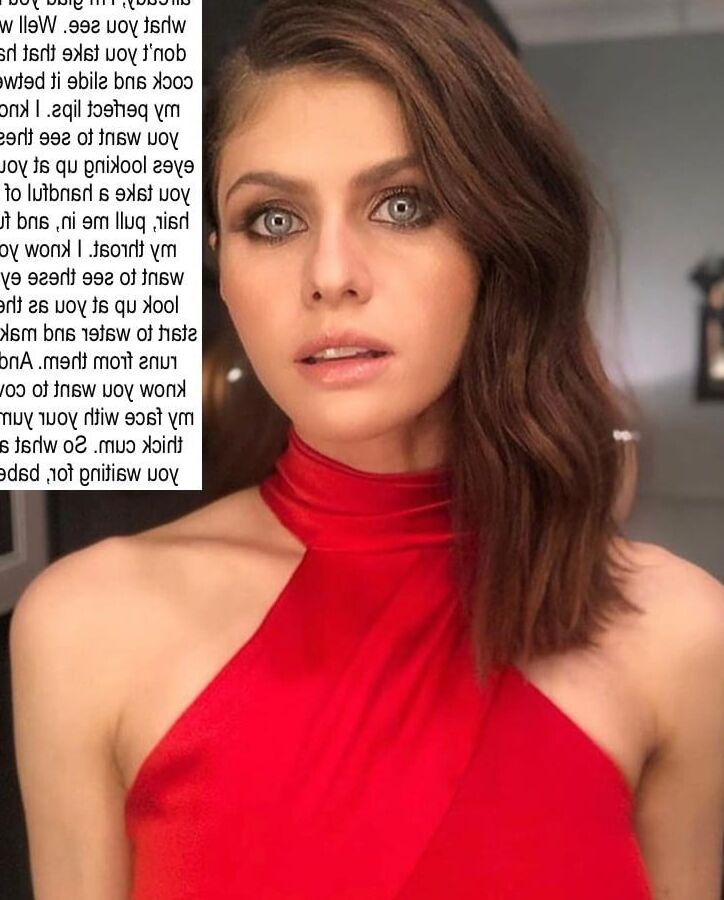 Alexandra Daddario Gallery