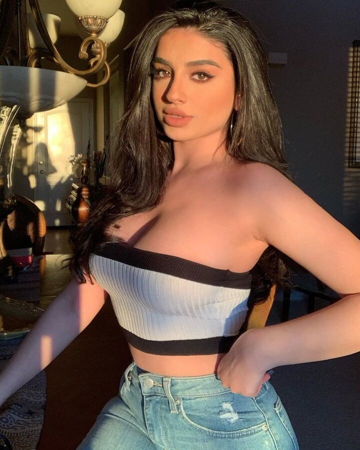 HOT &amp; SEXY DESI GIRLS