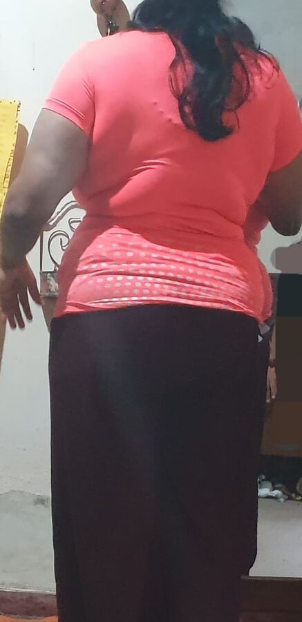 My sexy mom exercising