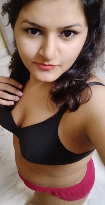 posting pak girl nudes soon , ex indian model