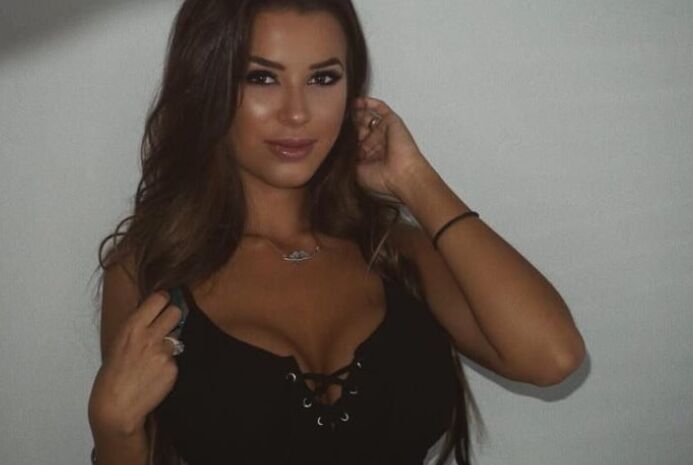 Rachel Bush: Hottest Pro Athlete Wife