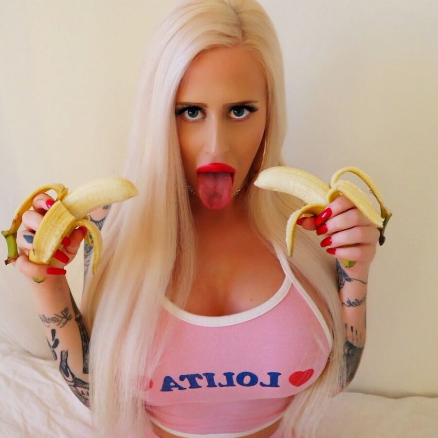 Bimbo Queen Alicia Amira